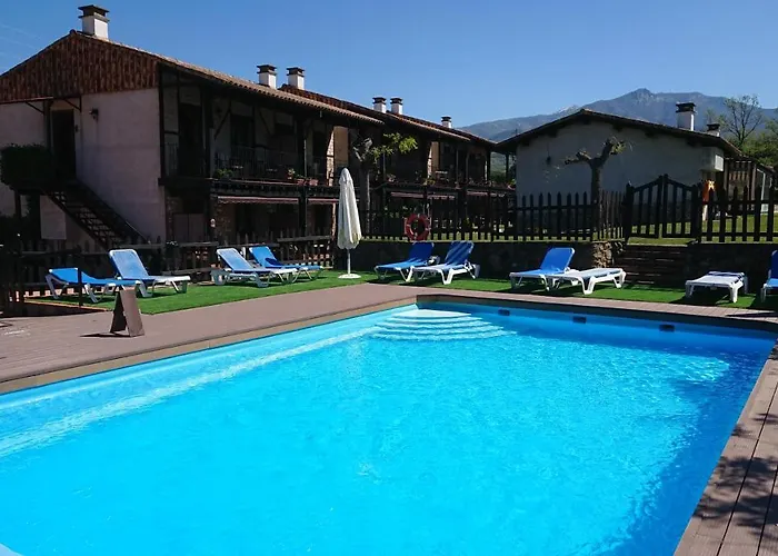 El Canchal de la Gallina -Cafetería - Piscina de Agua Caliente hasta 19 de Octubre -Aparcamiento gratis - Jacuzzi